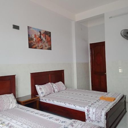 Nhà Nghỉ Gia Lâm 2 An Nhon Exterior foto
